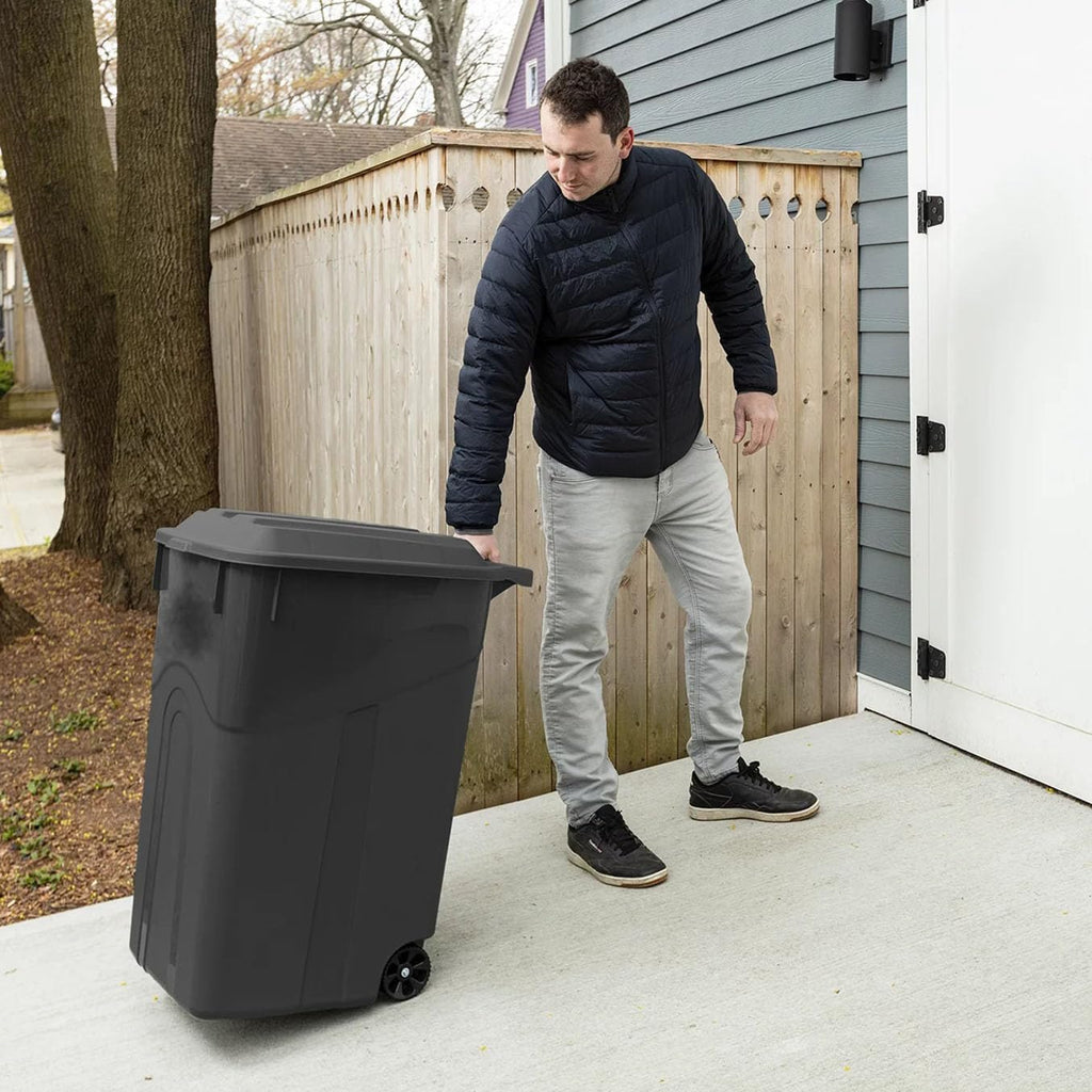 Black 45-Gallons Plastic Wheeled Trash Can with Lid S277752